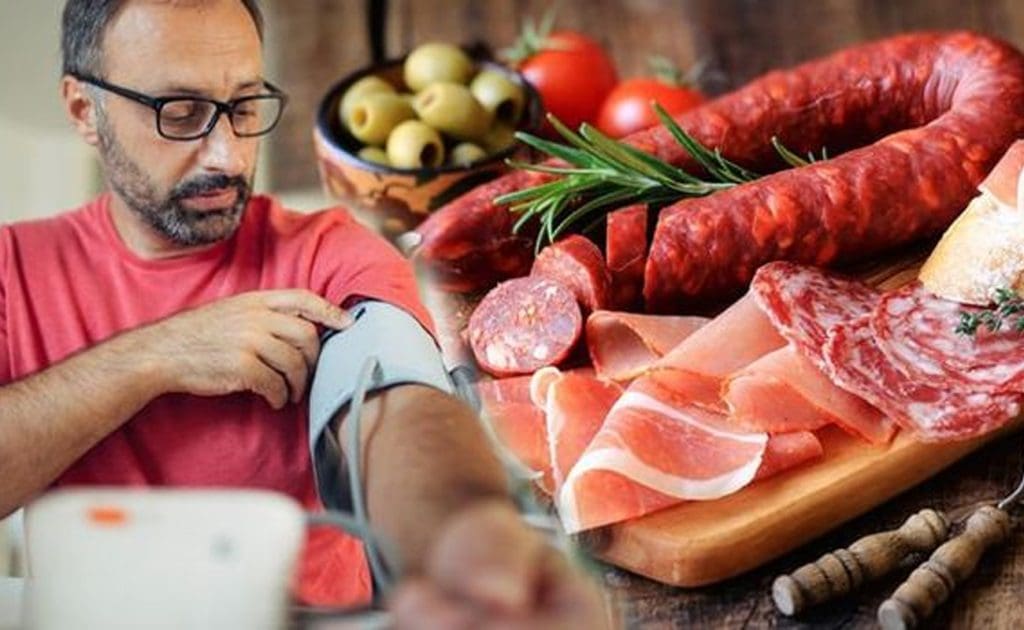 Como a redução do consumo de carnes processadas com alto teor de sódio pode ajudar a reduzir a pressão arterial naturalmente (agosto de 2025)