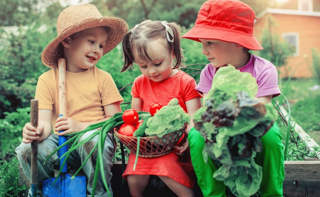 Zdravija djeca, nježnija srca: Istraživanje prednosti veganske prehrane za djecu, kolovoz 2025.