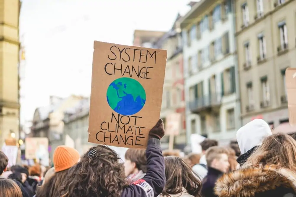 How Veganism Breaks Barriers: A Global Movement for Compassion, Sustainability, and Positive Change 1 How Veganism Breaks Barriers: A Global Movement for Compassion, Sustainability, and Positive Change June 2025