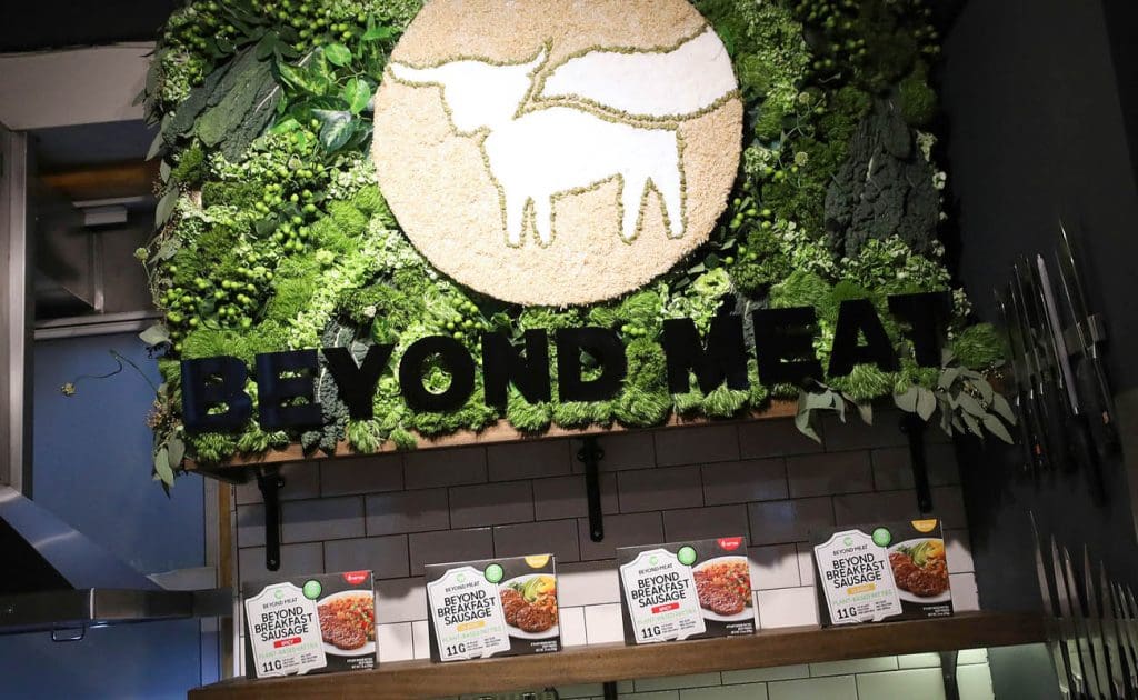 Beyond Meat: Eettistä syömistä herkulliseksi kasvipohjaisilla vaihtoehdoilla, elokuu 2025