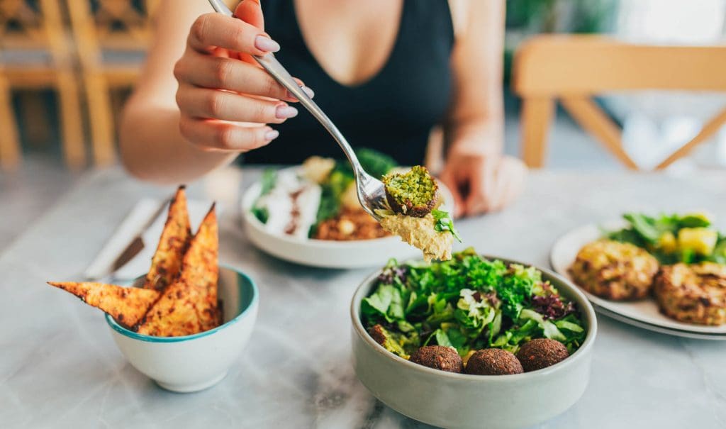 O dietă vegetariană sau vegană poate ajuta la gestionarea greutății? 1 Poate o dietă vegetariană sau vegană să gestioneze greutatea? Iunie 2025